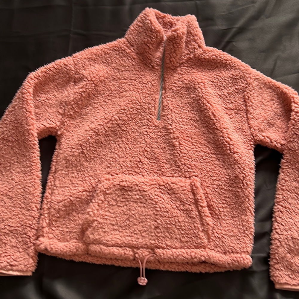 Fluffy pink/orange sweatshirt with pocket